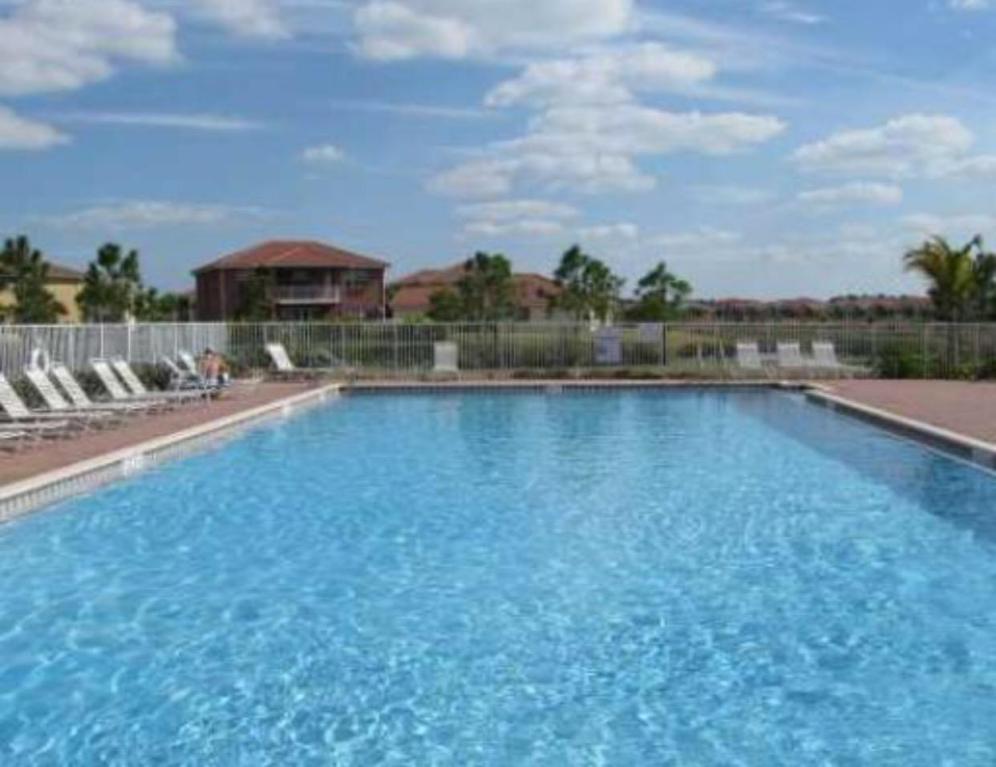 FIRST REPLAT OF PORTOFINO ISLES - Residential Lease