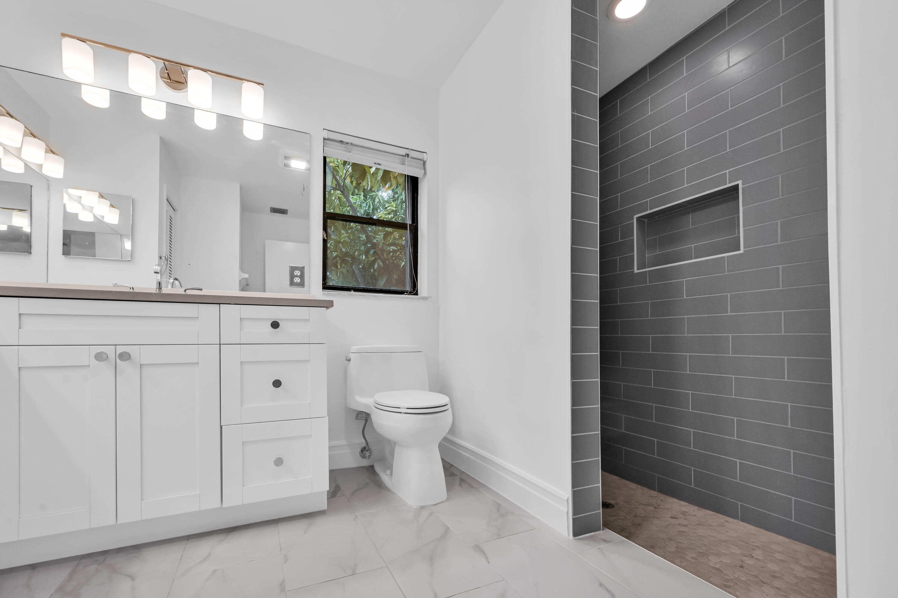 SILVER WOODS PH II - Residential Lease