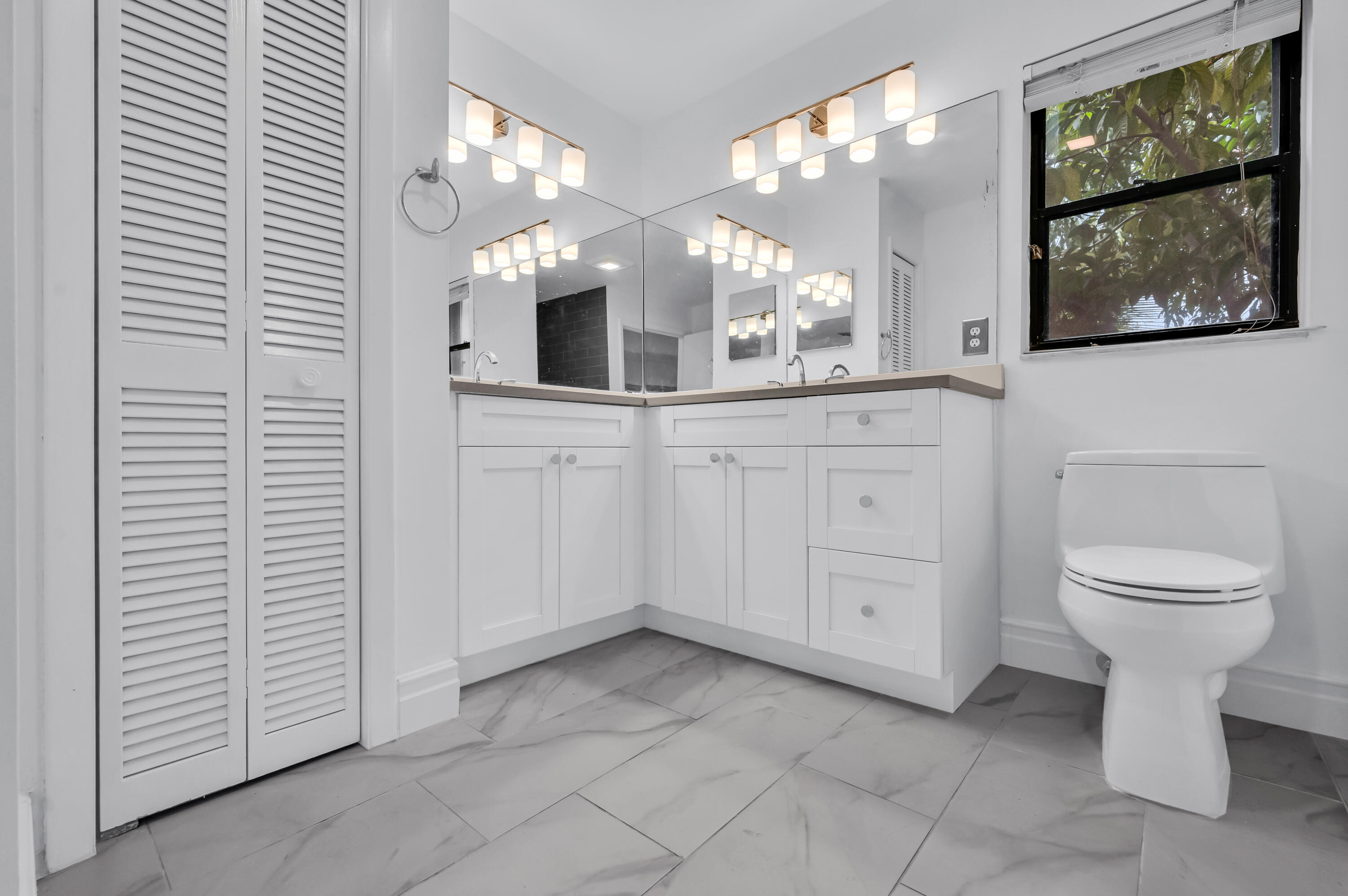 SILVER WOODS PH II - Residential Lease