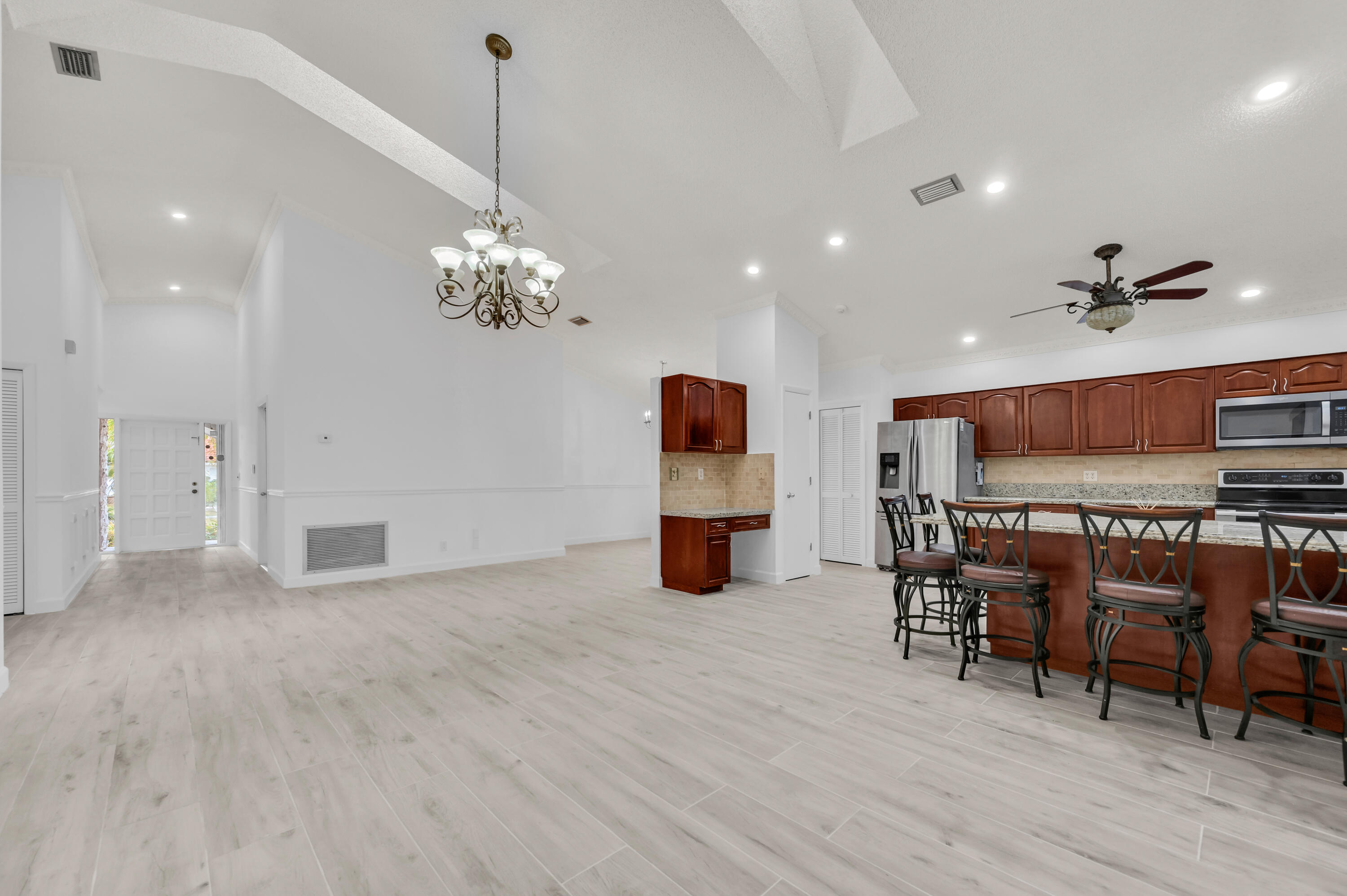 SILVER WOODS PH II - Residential Lease