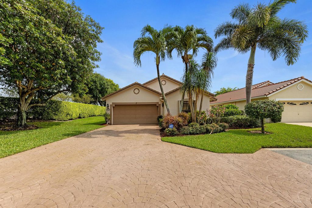 Photo of 10527 Lexington Circle S, Boynton Beach, FL 33436 (MLS # R10893926)