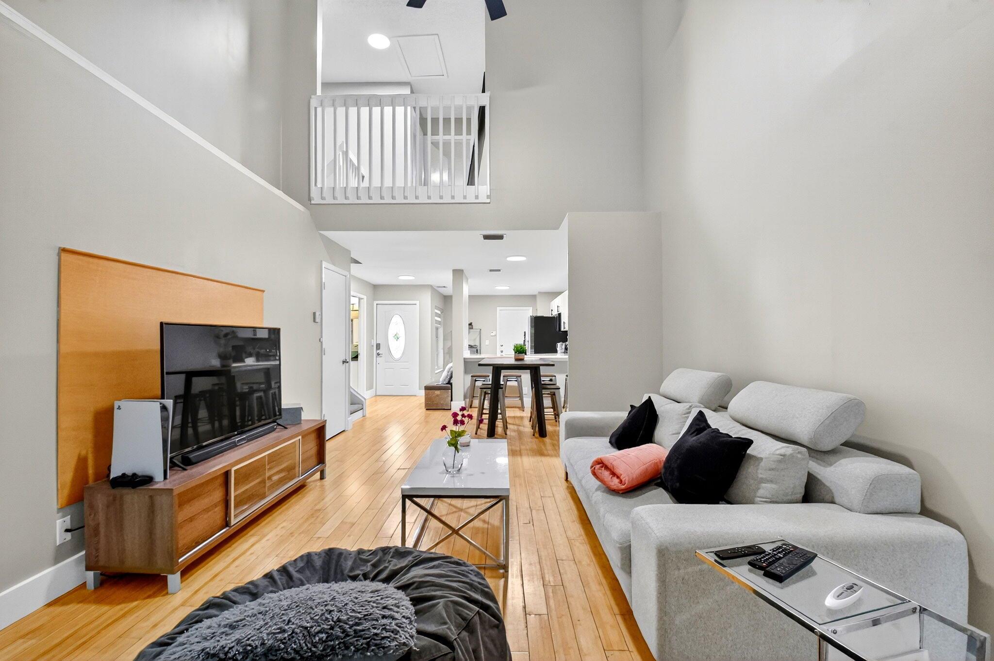 JOGGERS RUN - Residential