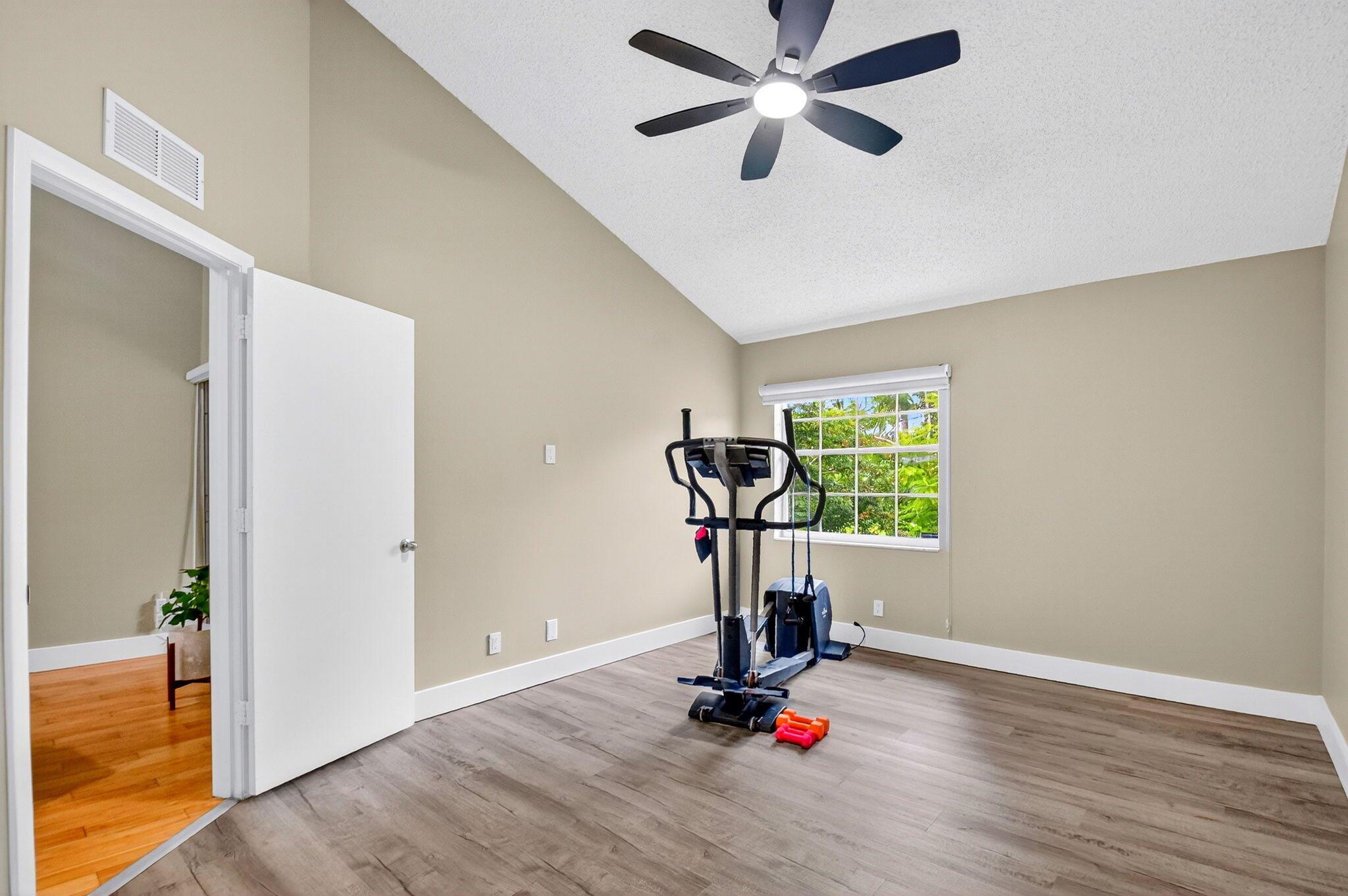 JOGGERS RUN - Residential