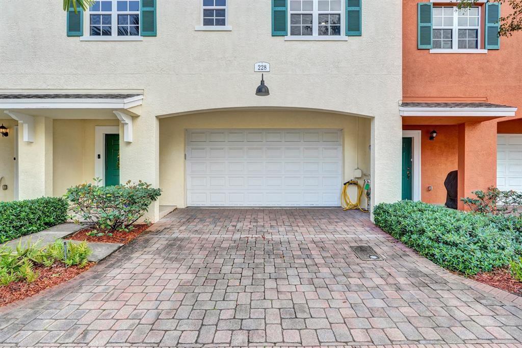 CYPRESS GROVE - Residential Lease