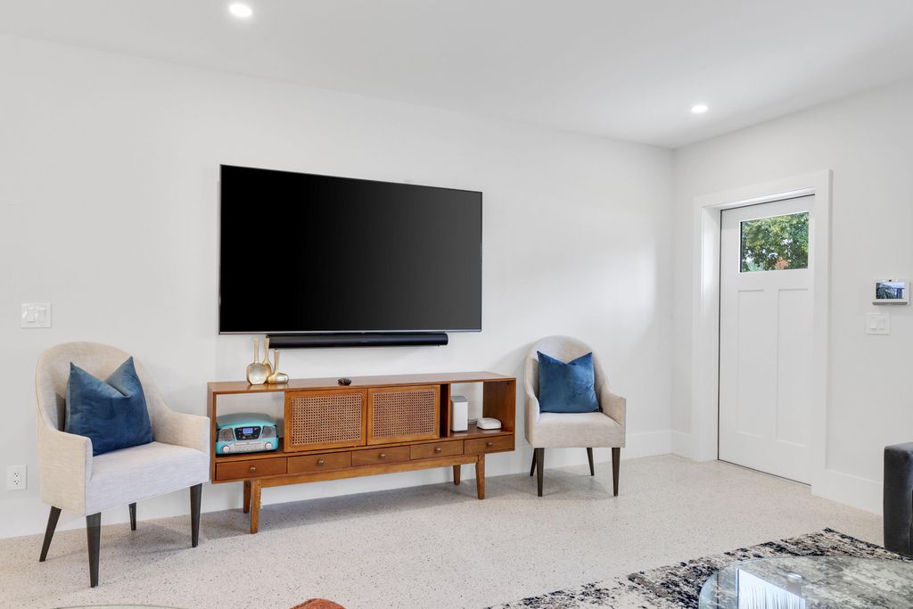 Photo of 503 NE 2nd Avenue, Delray Beach, FL 33444 (MLS # R10956146)