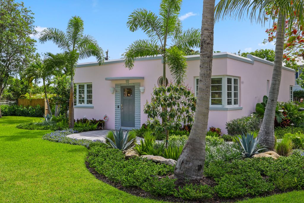 Photo of 503 NE 2nd Avenue, Delray Beach, FL 33444 (MLS # R10956146)