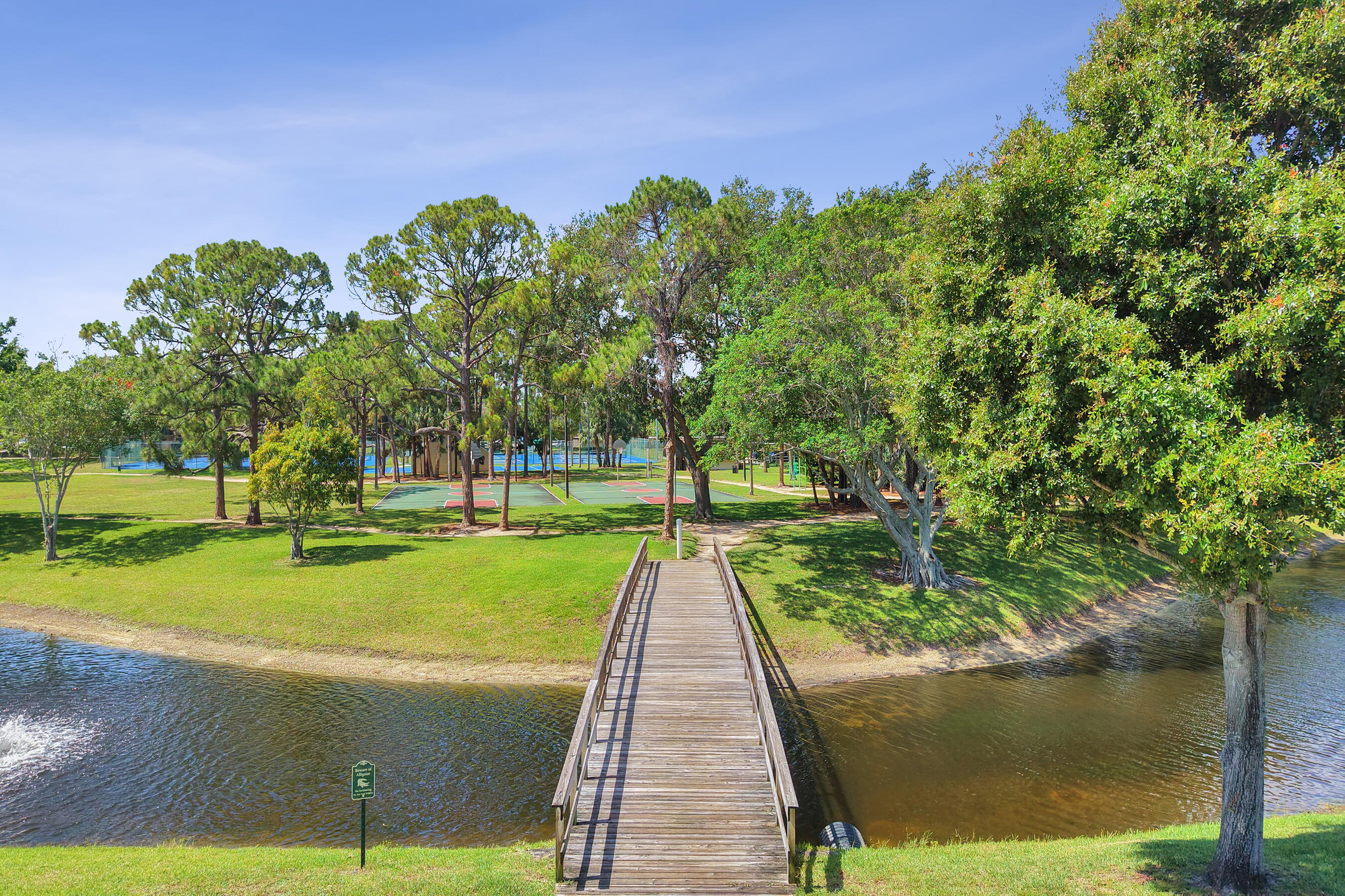 GARDEN LAKES AND GARDEN SQUARE SHOPS - Residential