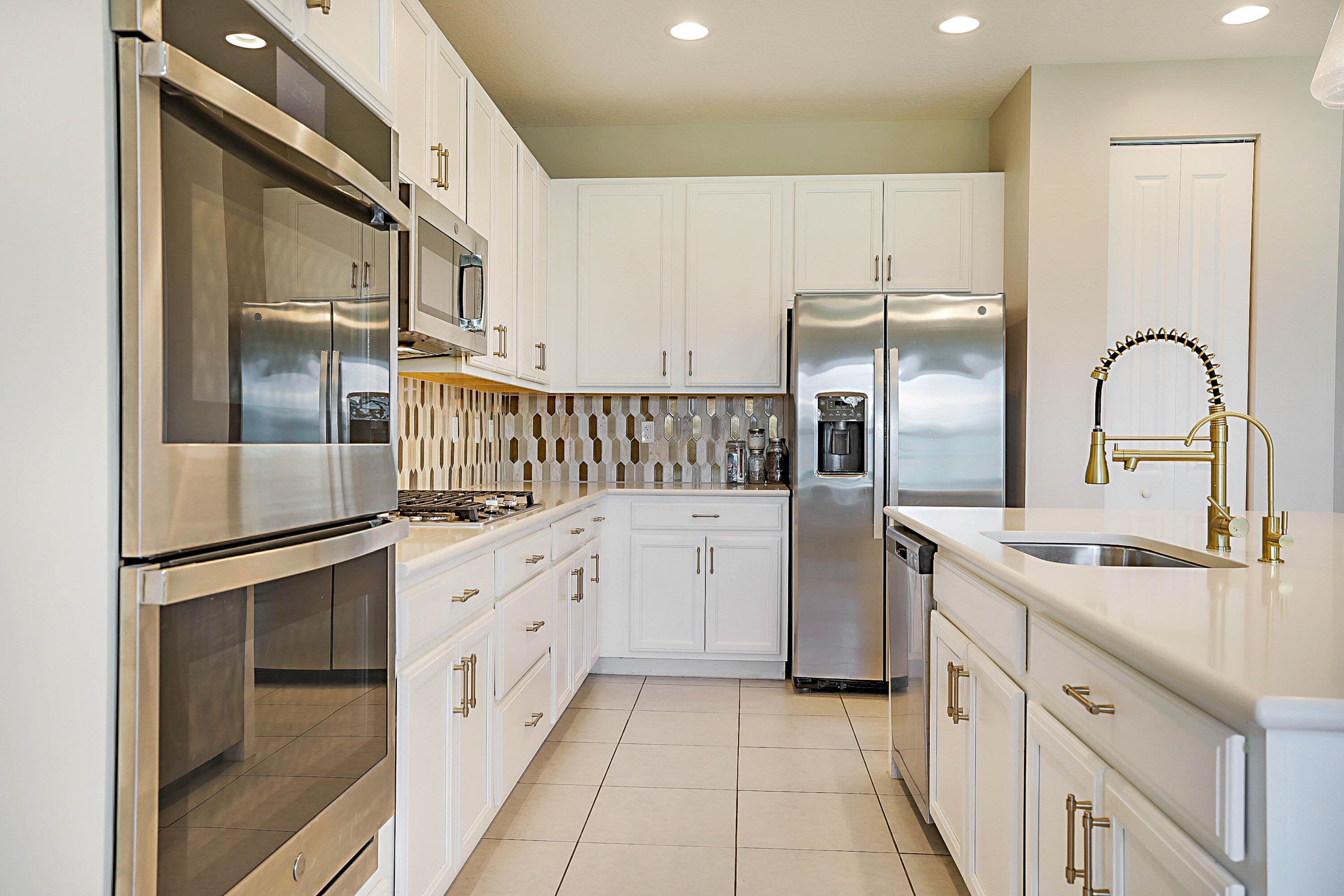 Valencia Grove/Riverland - Residential