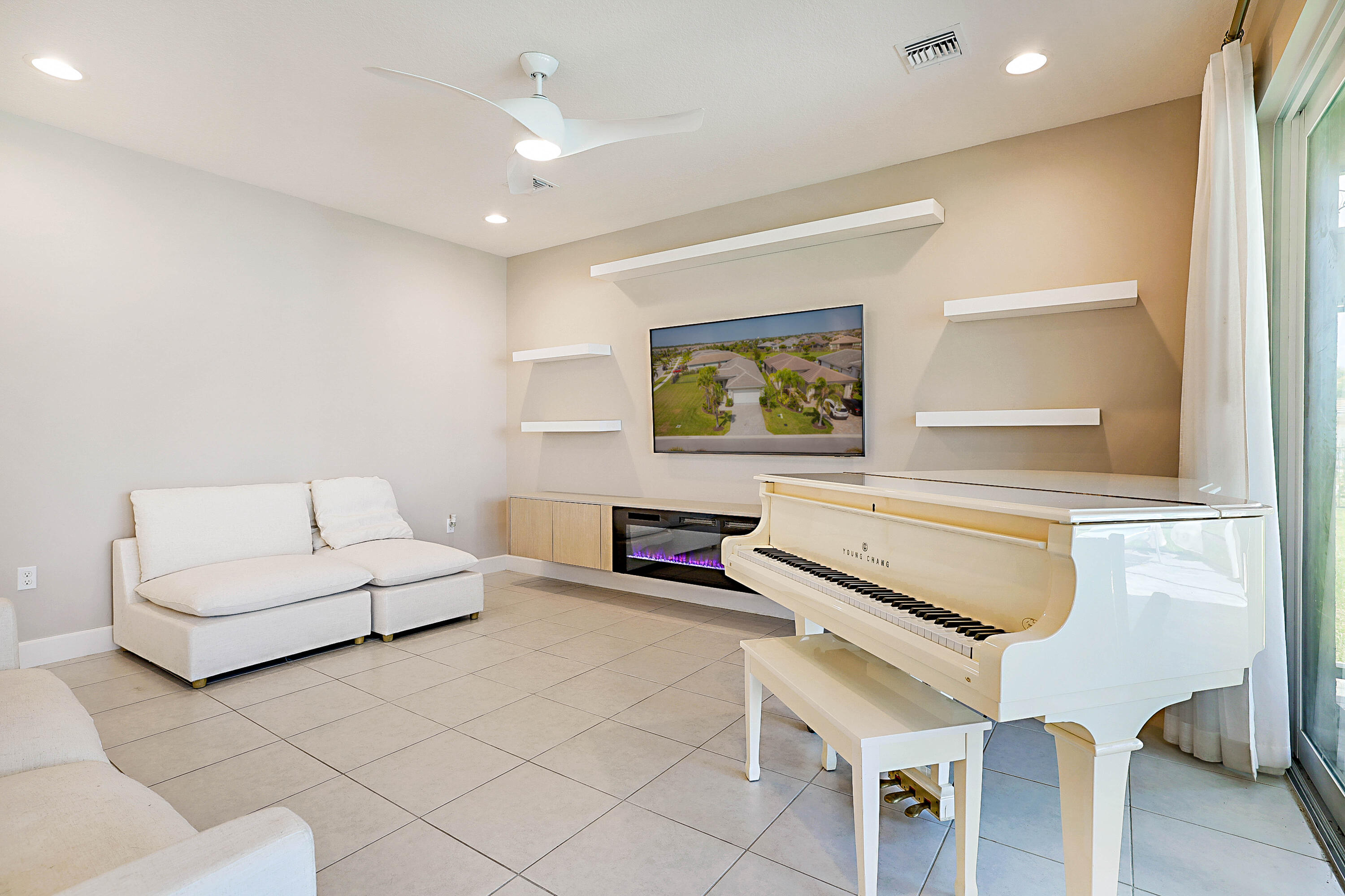 Valencia Grove/Riverland - Residential