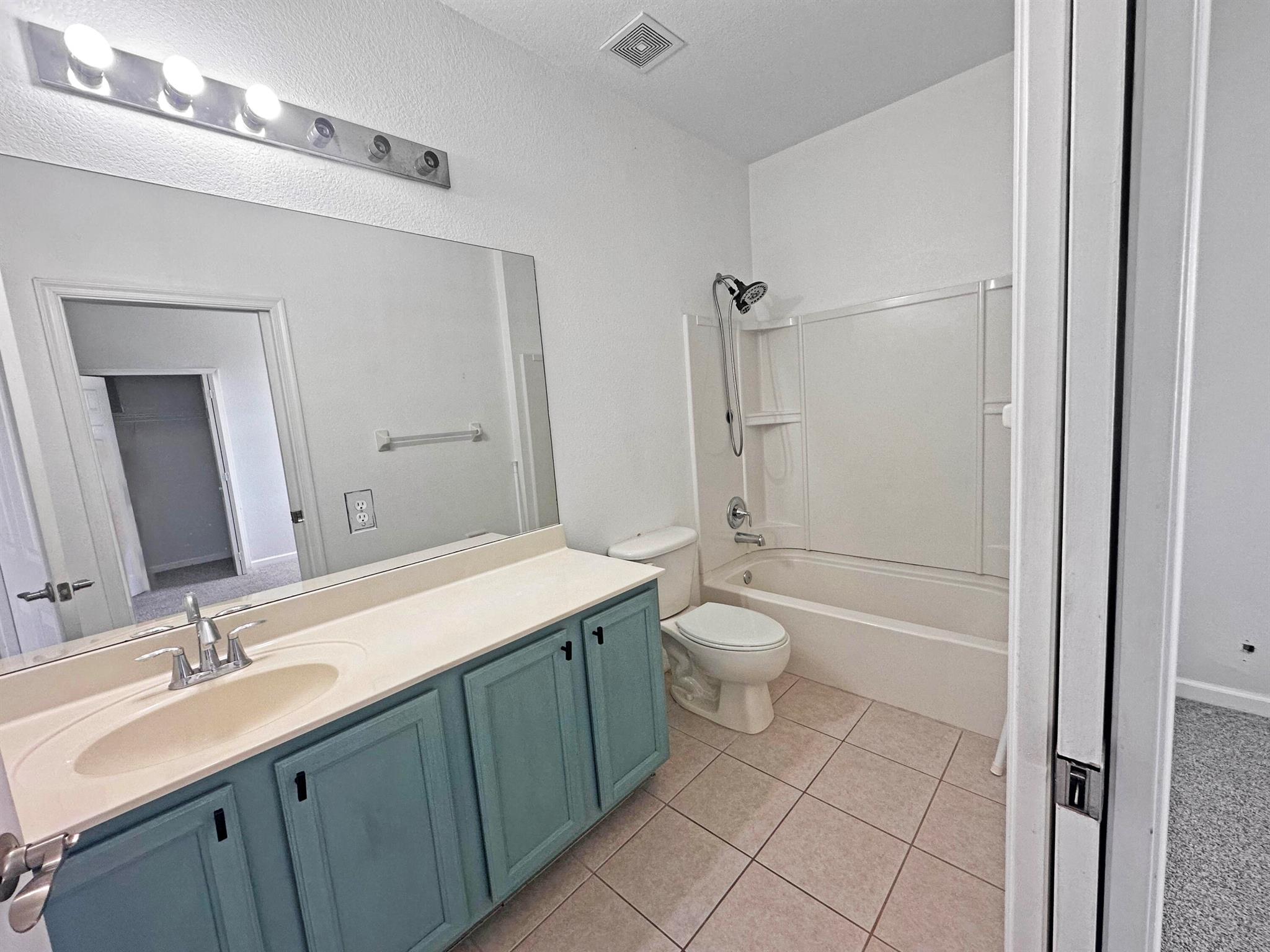 VIZCAYA FALLS PLAT 1 - Residential Lease