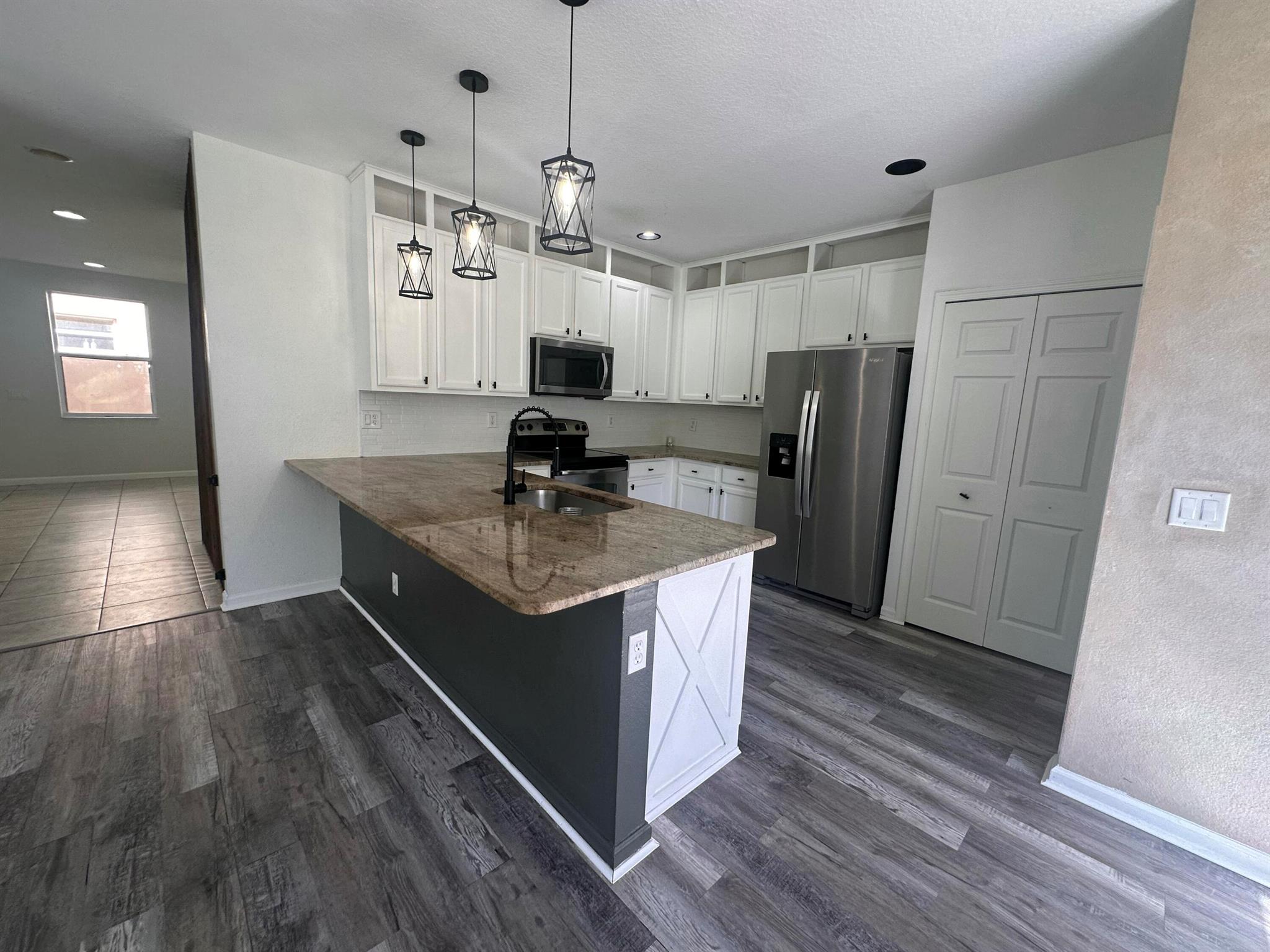 VIZCAYA FALLS PLAT 1 - Residential Lease