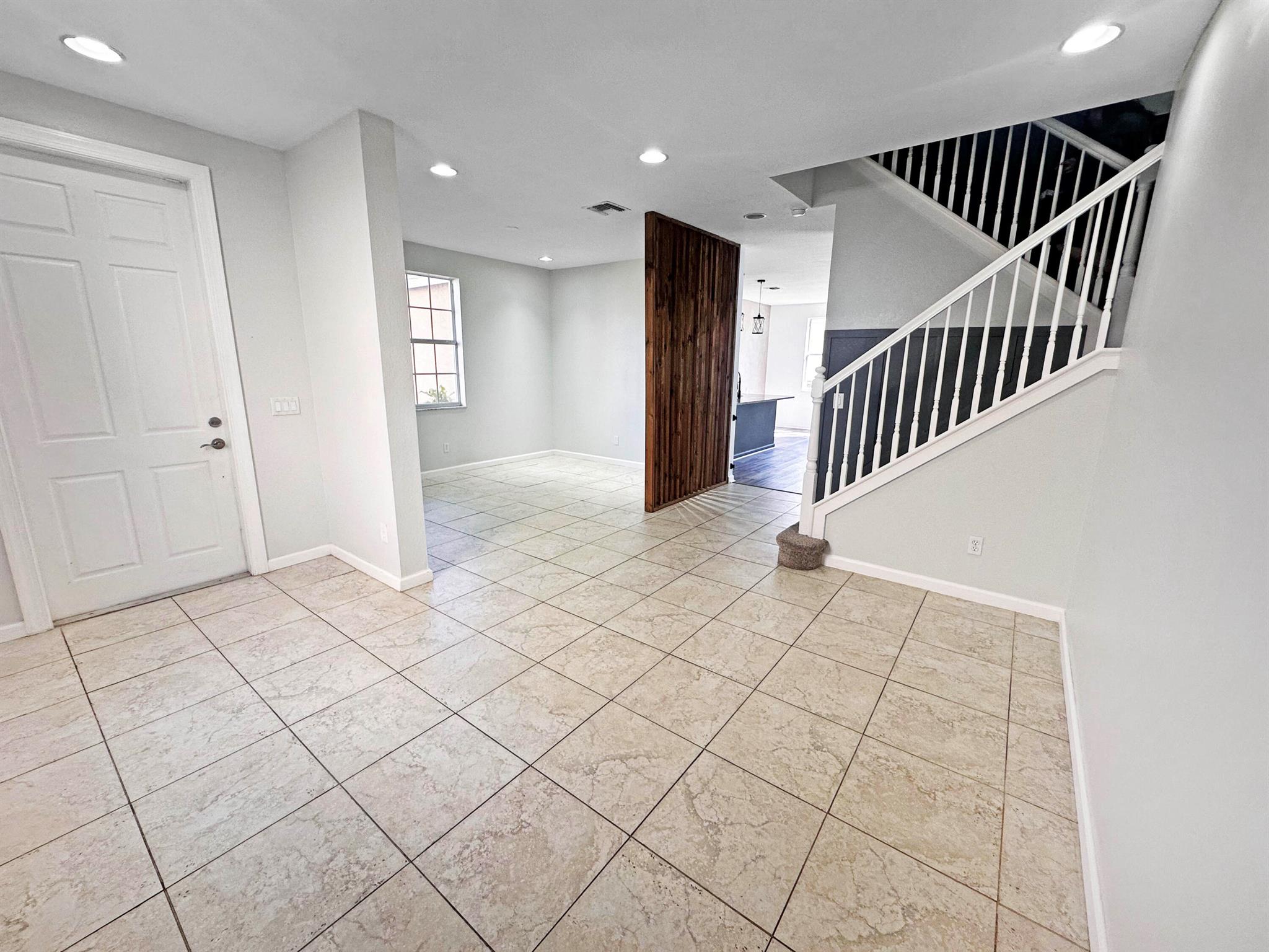 VIZCAYA FALLS PLAT 1 - Residential Lease