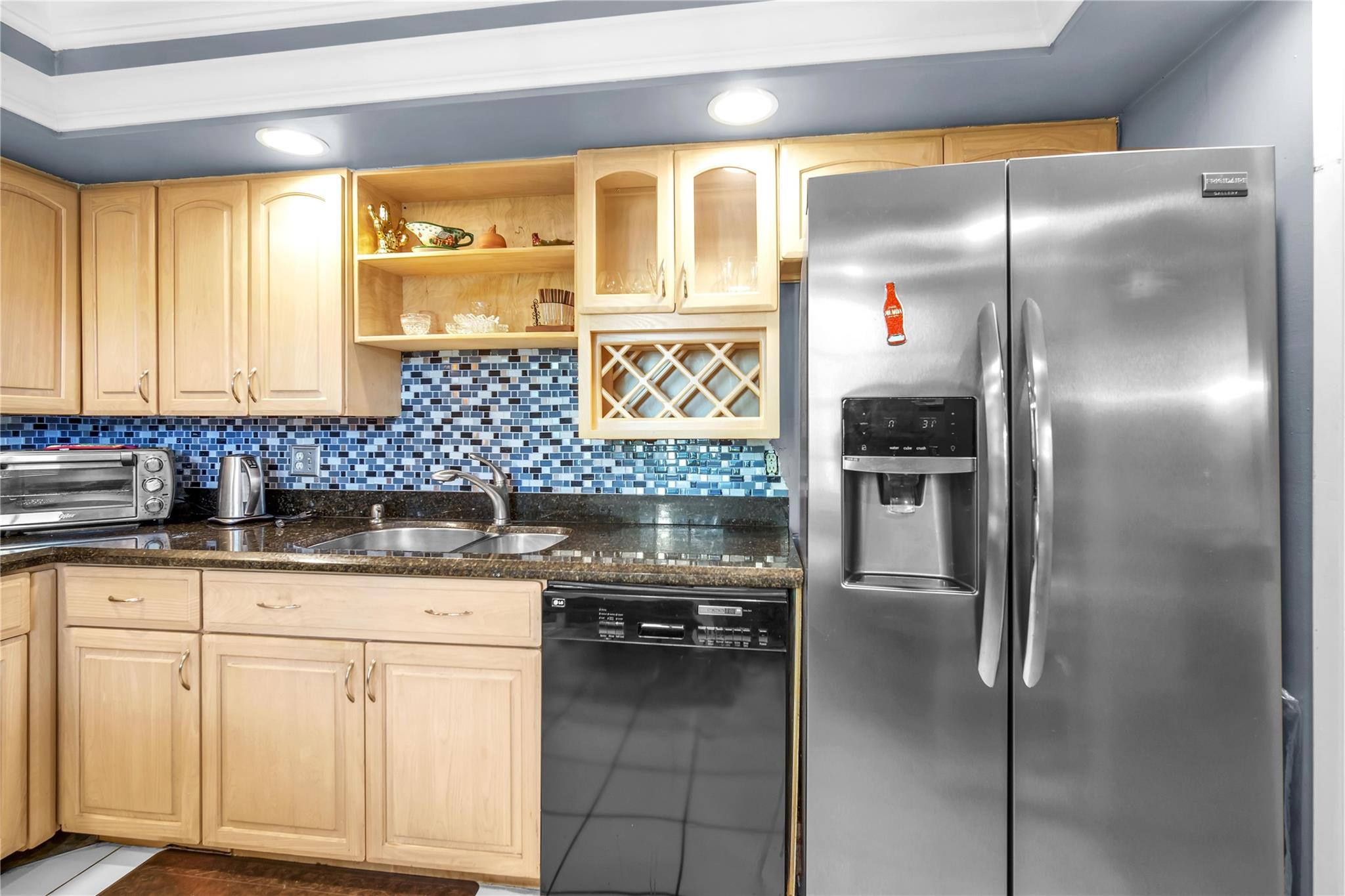 400 Oaks Lane 115