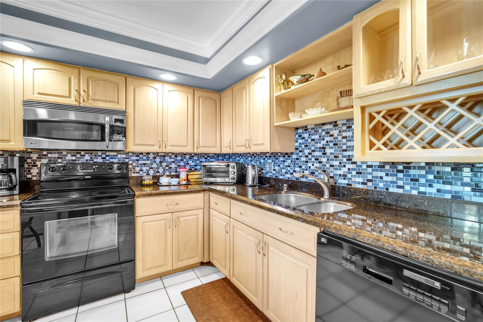 400 Oaks Lane 115