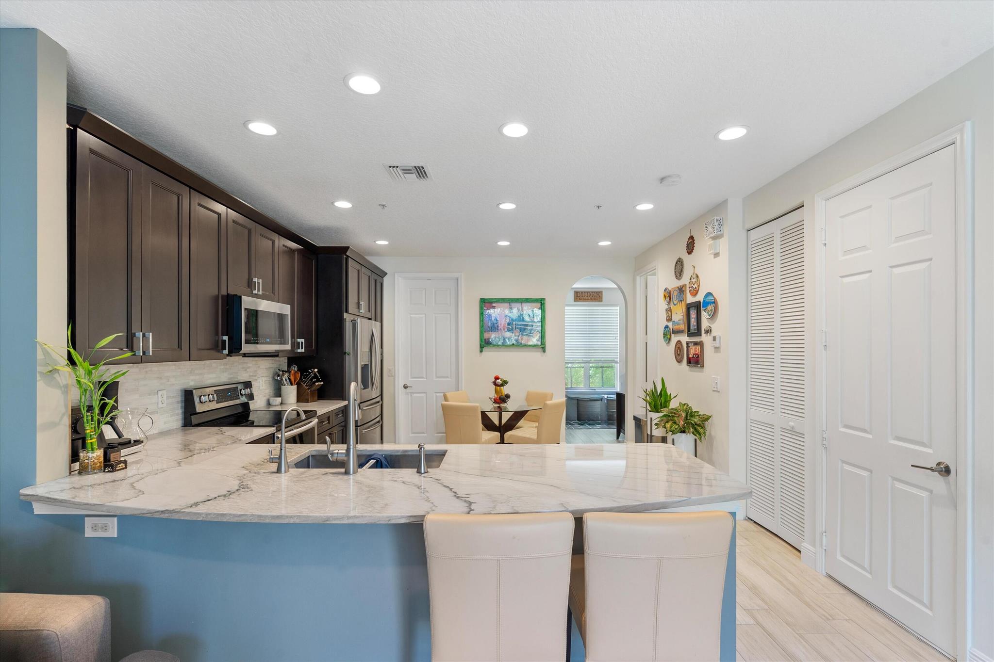 Photo 7 of 31 of 102 Jesup Lane townhome