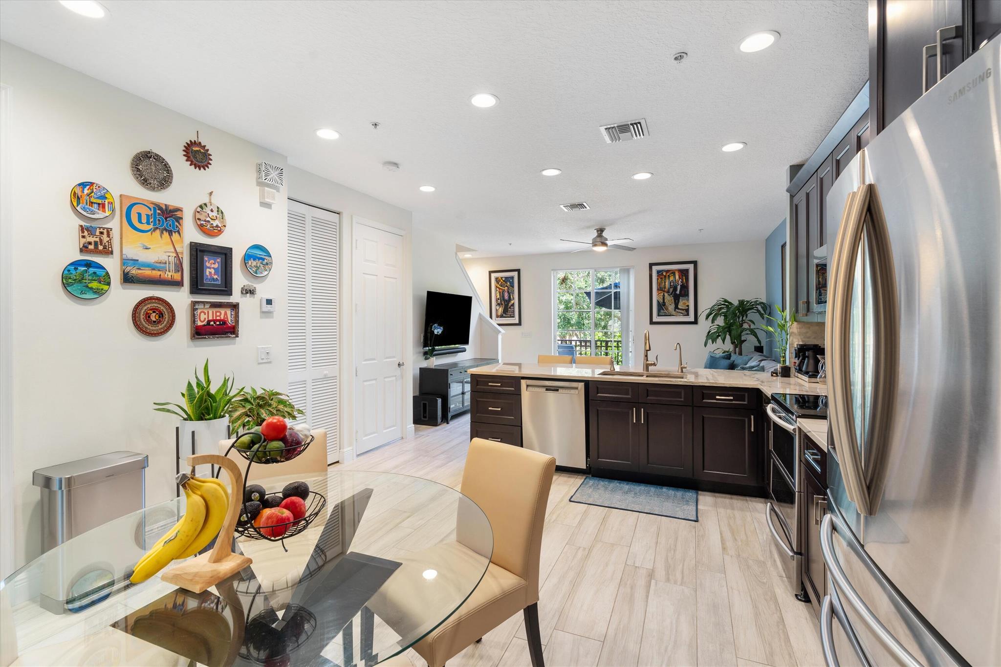 Photo 9 of 31 of 102 Jesup Lane townhome
