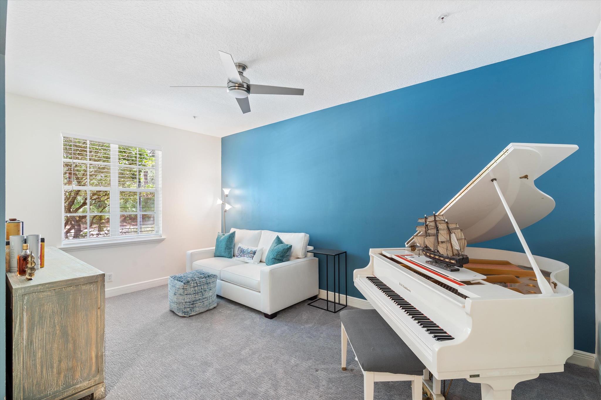 Photo 3 of 31 of 102 Jesup Lane townhome
