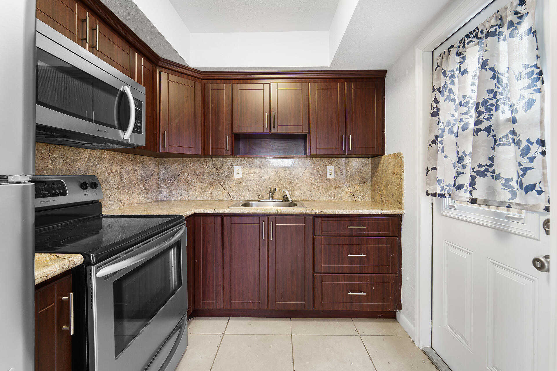 PATTERSON PARK 3 ADD - Residential Income