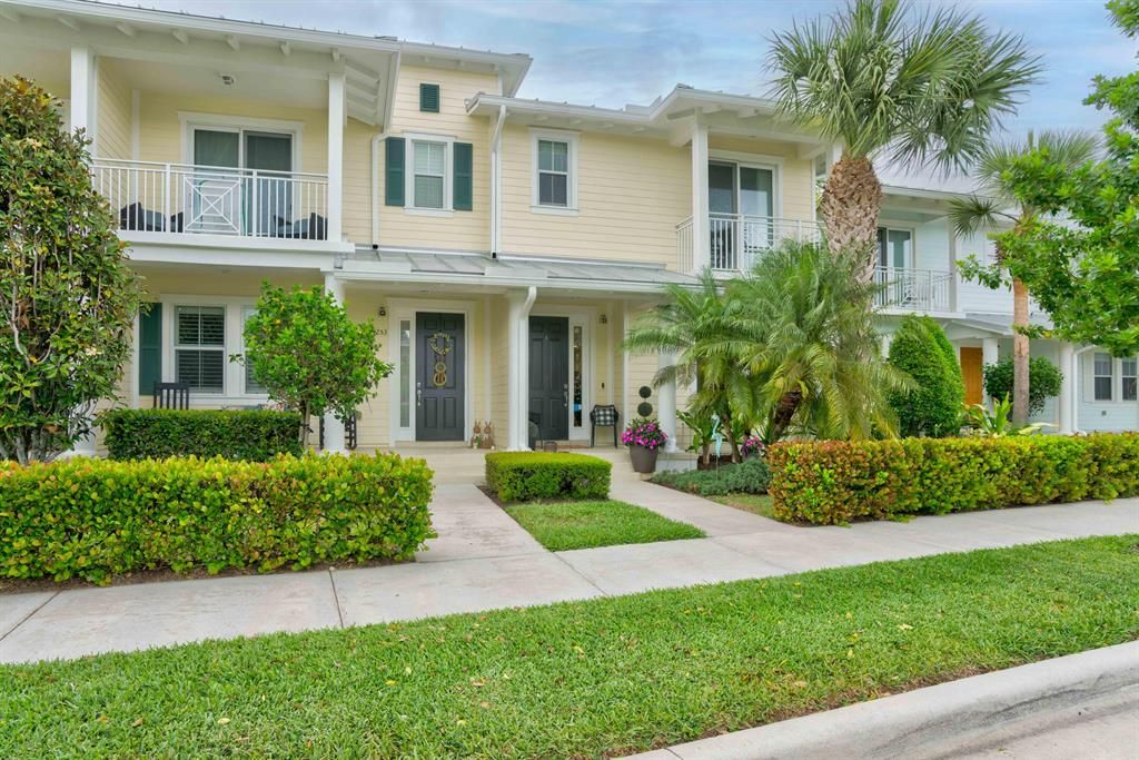 Photo of 1249 Islamorada Drive, Jupiter, FL 33458 (MLS # R10881053)