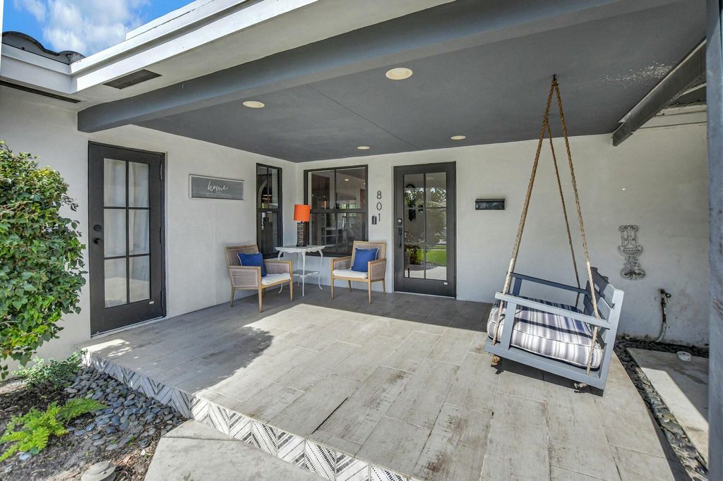 Photo of 801 SW 5th Street, Boca Raton, FL 33486 (MLS # R11042855)