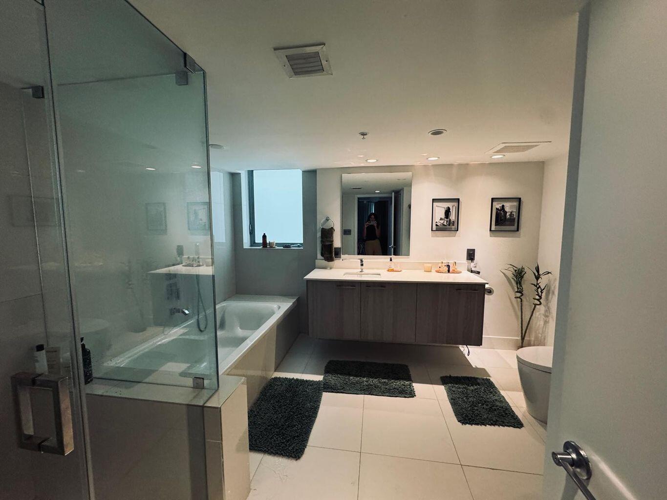 THE PALMS CONDO - Residential Lease