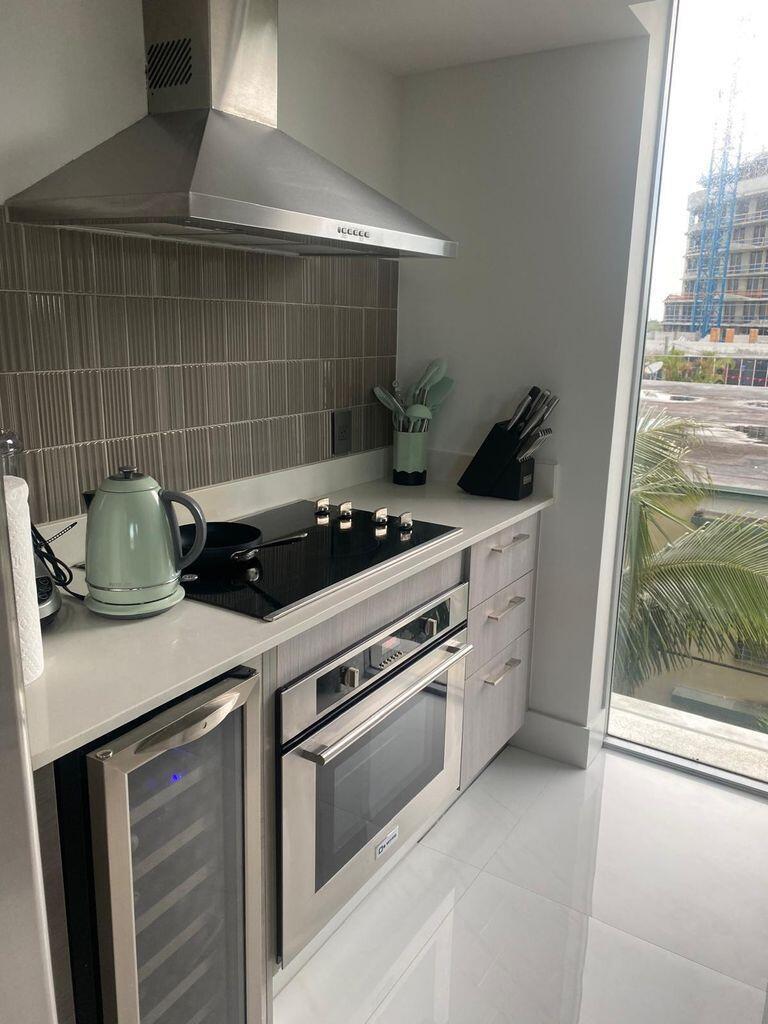 THE PALMS CONDO - Residential Lease