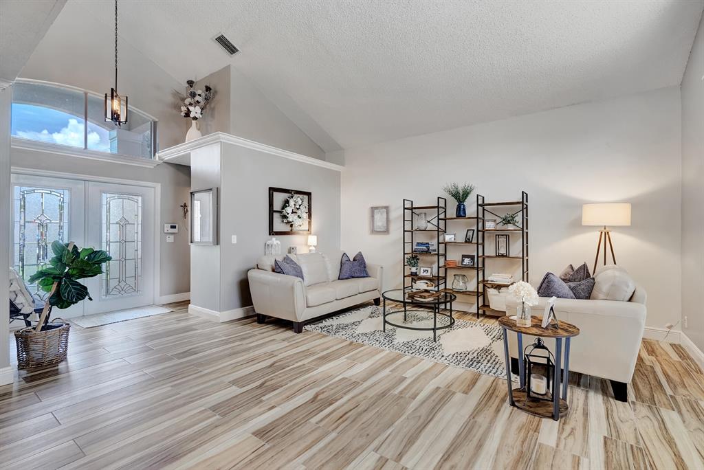 WINSTON TRAILS PAR 1 - Residential