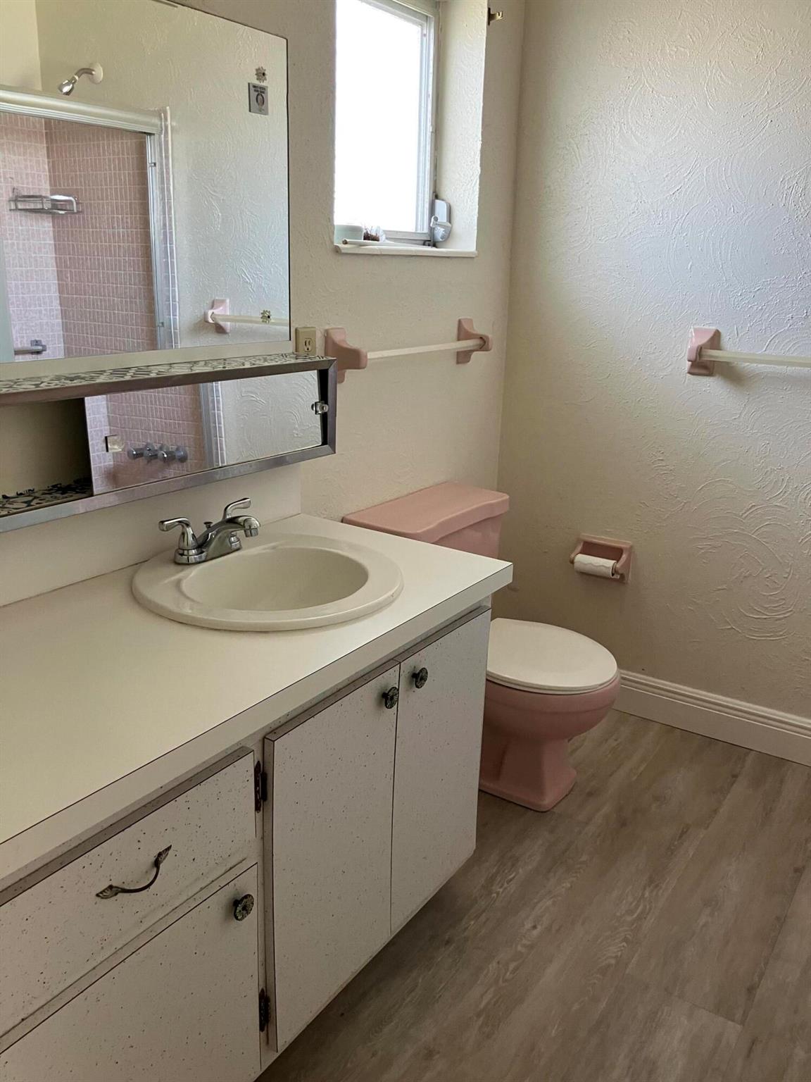 Cresthaven Villlas 3 Cond - Residential