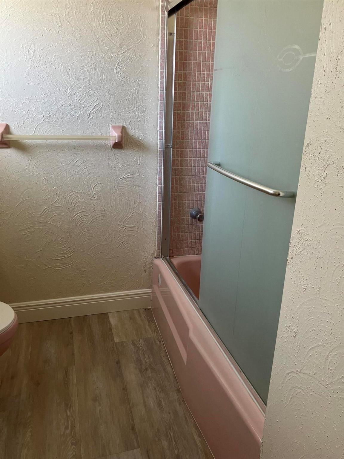 Cresthaven Villlas 3 Cond - Residential