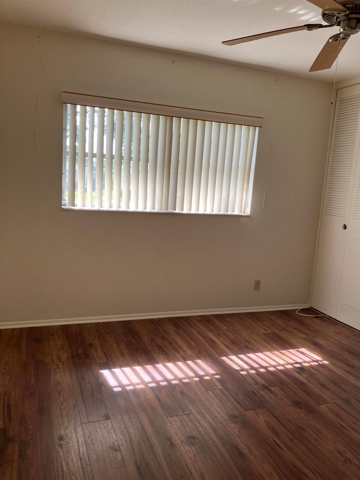 Cresthaven Villlas 3 Cond - Residential