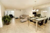8401 LAGOS DE CAMPO Boulevard