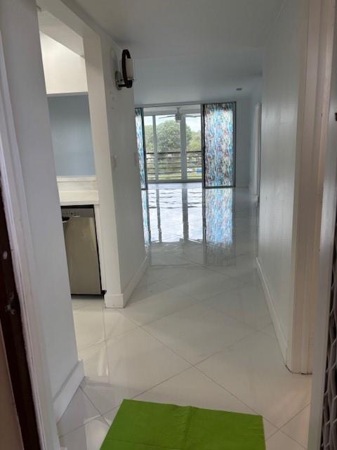 1811 SABAL PALM 405