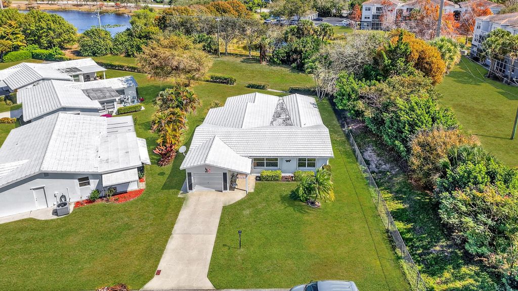 Photo of 700 Canal Way, Boynton Beach, FL 33426 (MLS # R11165620)