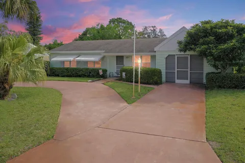 1725 SE Elkhart Terrace, Port St Lucie, FL MLS: R11082888