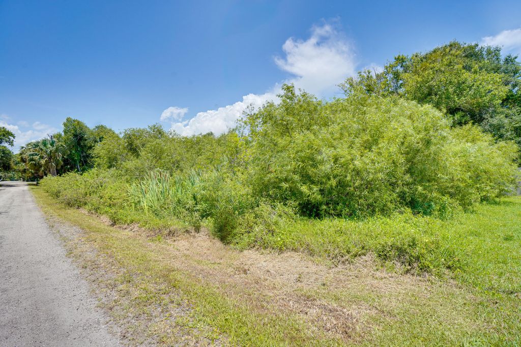 Photo of 0 Baysinger Avenue, Fort Pierce, FL 34982 (MLS # R11091961)