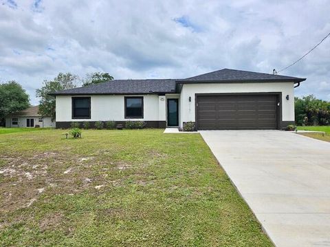 Photo of 1151 Jabara Circle, Labelle, FL 33935 (MLS # B26037209)