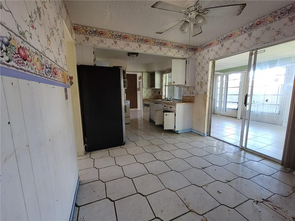 Paradise Gardens 67-37 B - Residential