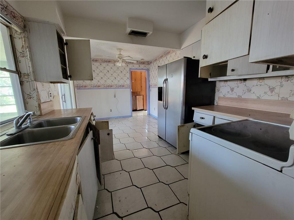 Paradise Gardens 67-37 B - Residential