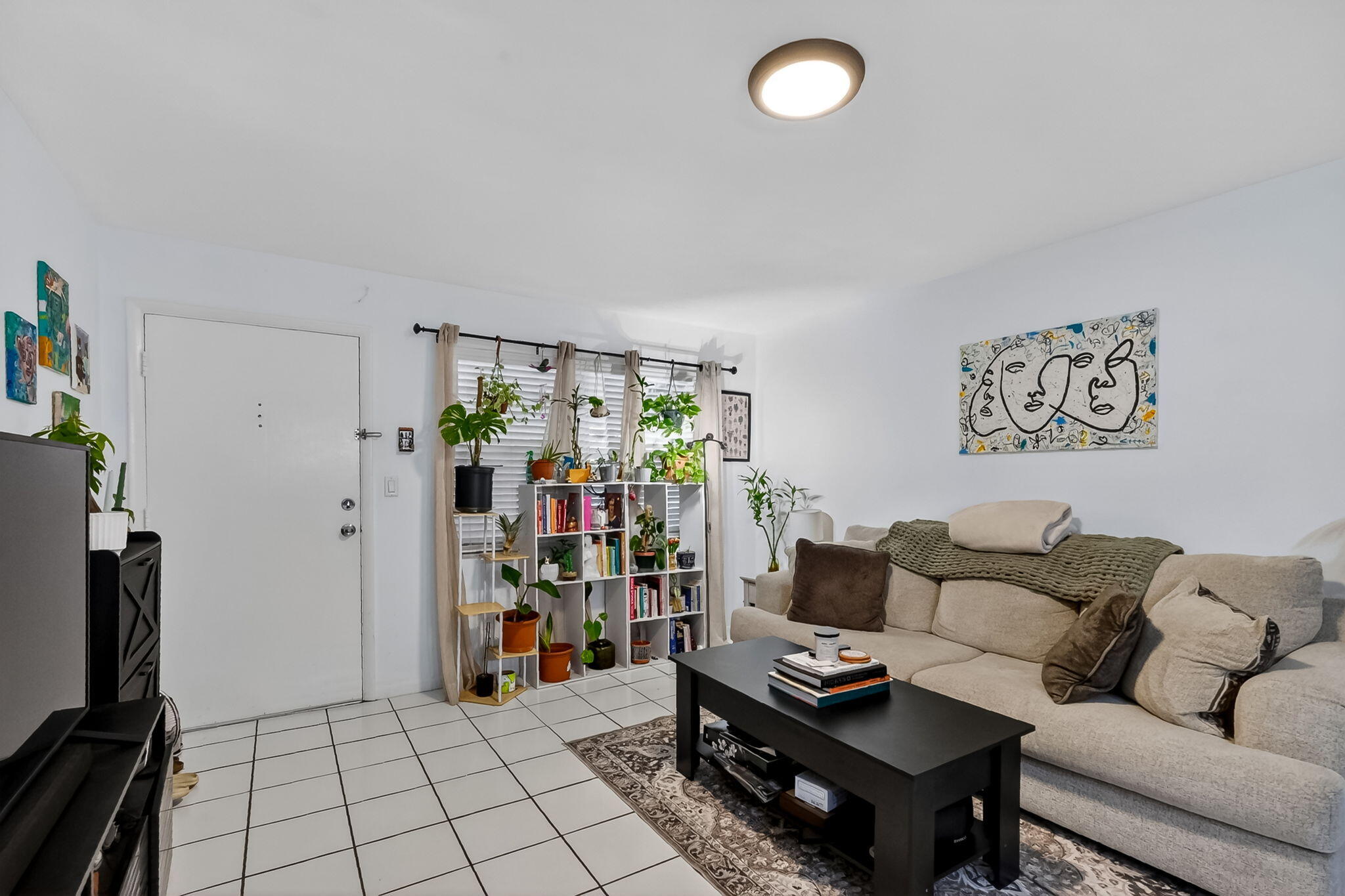 THE CASTILLE CONDO - Residential
