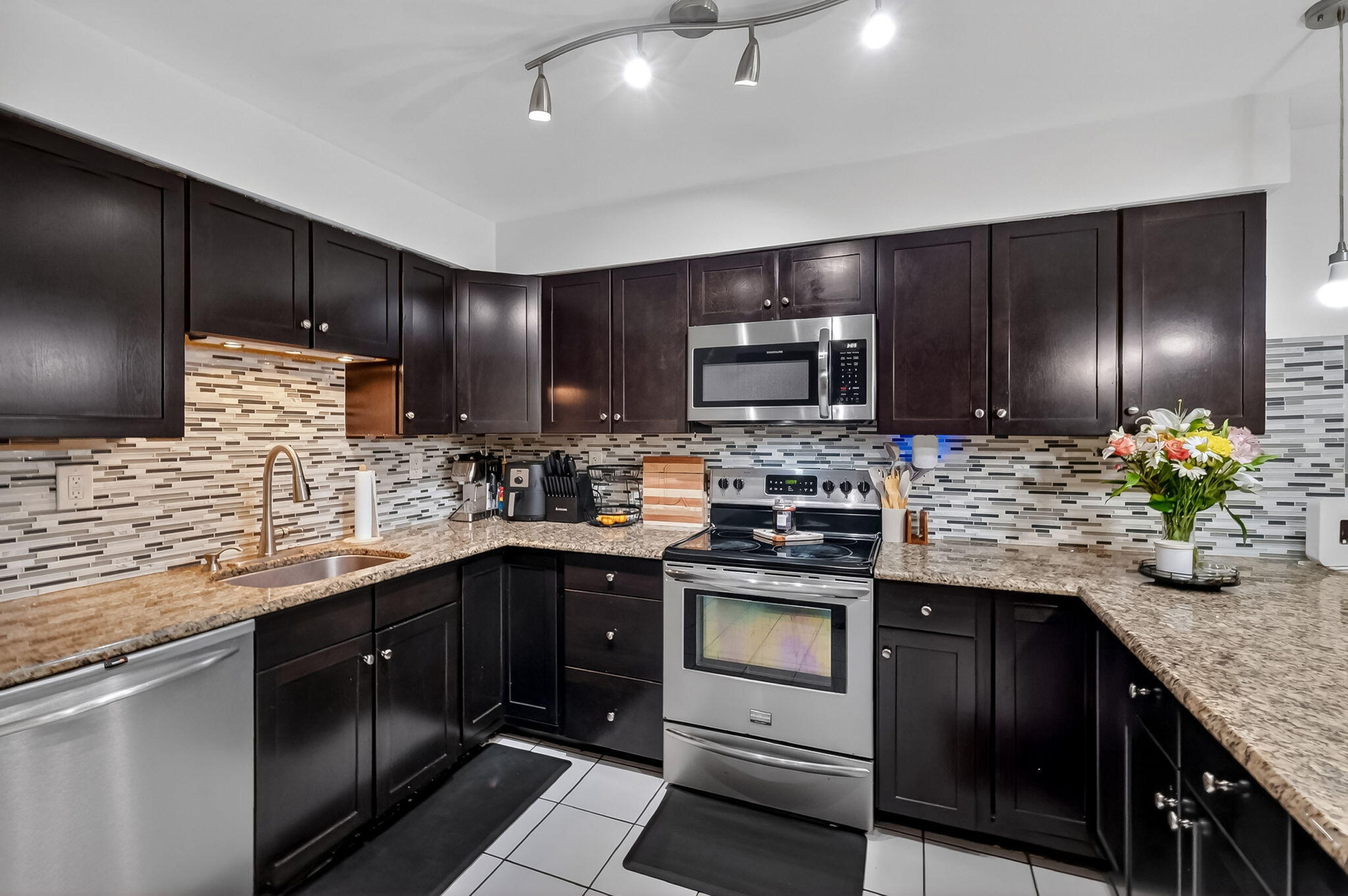 THE CASTILLE CONDO - Residential