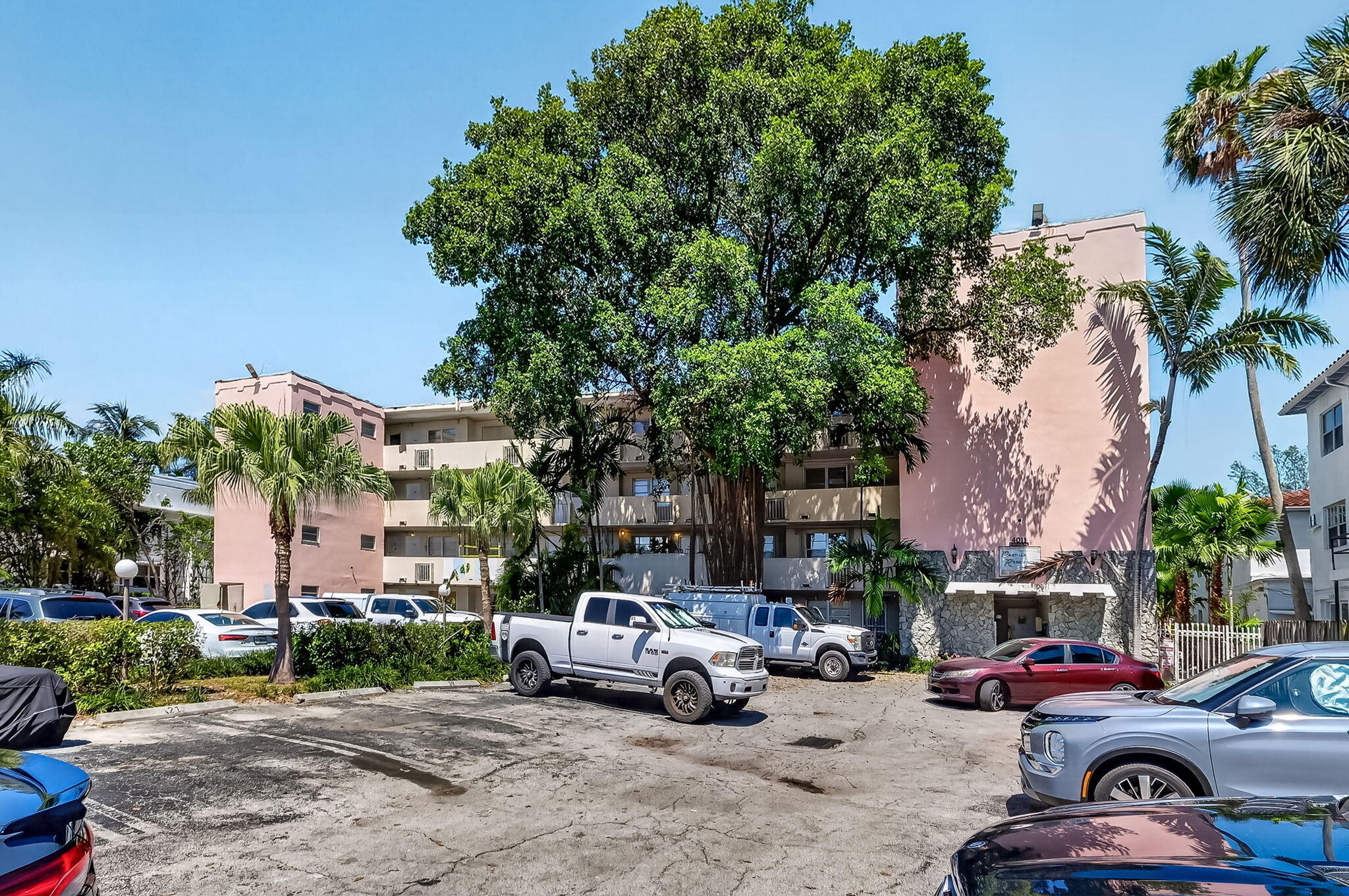 THE CASTILLE CONDO - Residential