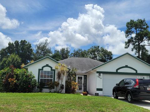 A home in Port St Lucie