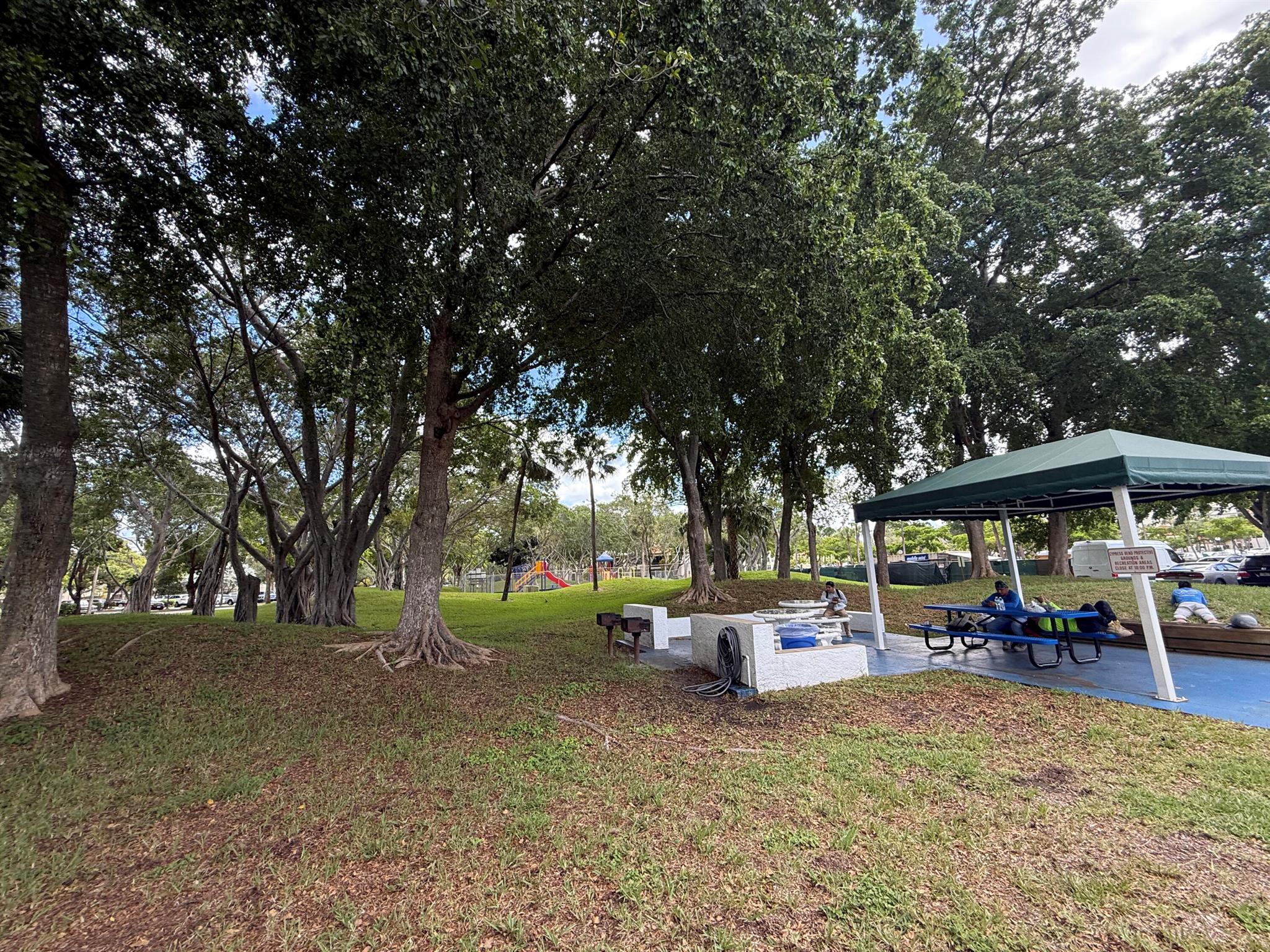 CYPRESS BEND CONDOMINIUM - Residential