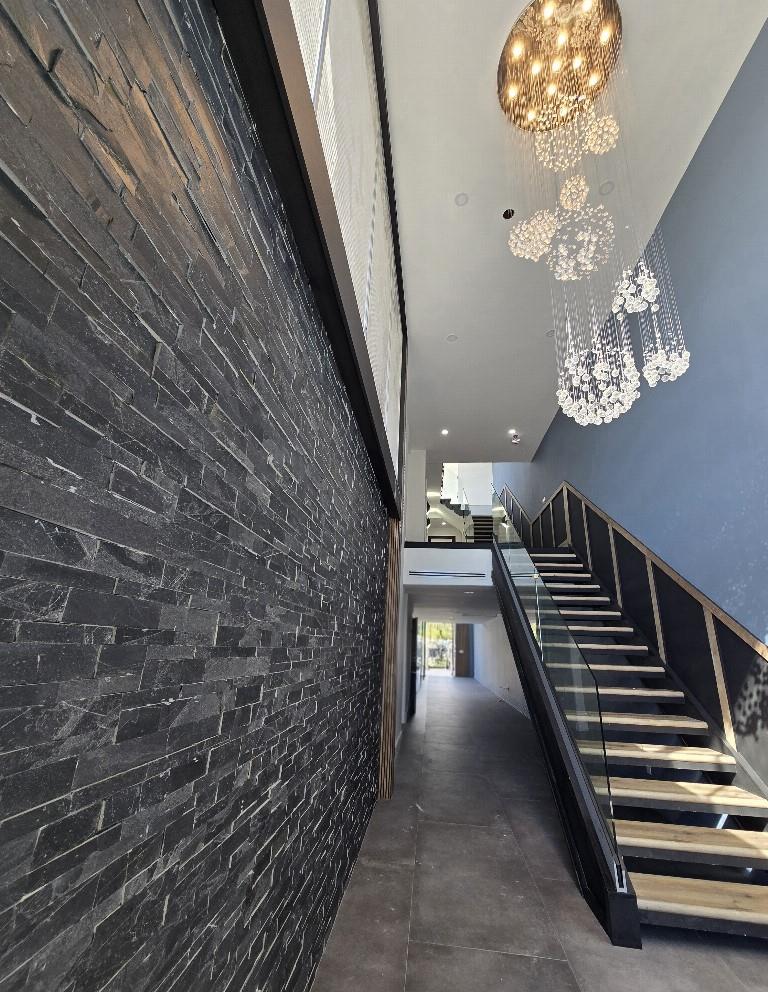 323 Hendricks Isle