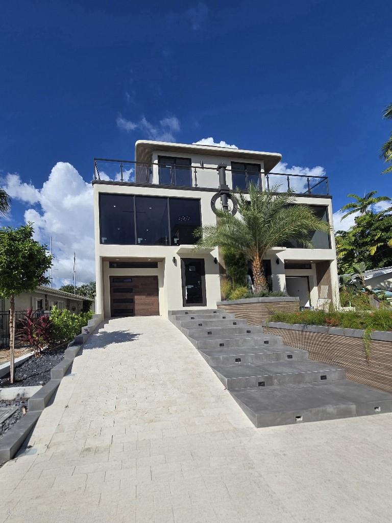 323 Hendricks Isle