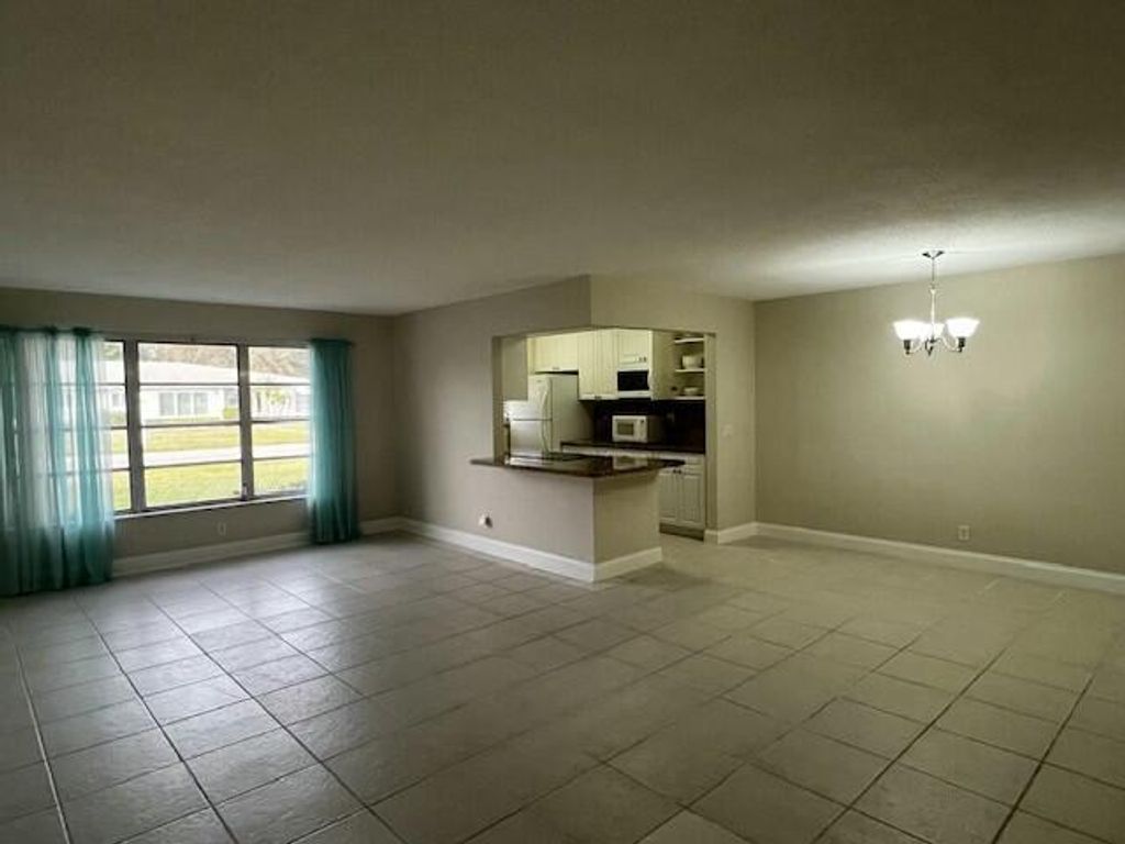 Photo of 262 W High Point Court #C, Delray Beach, FL 33445 (MLS # R11023598)