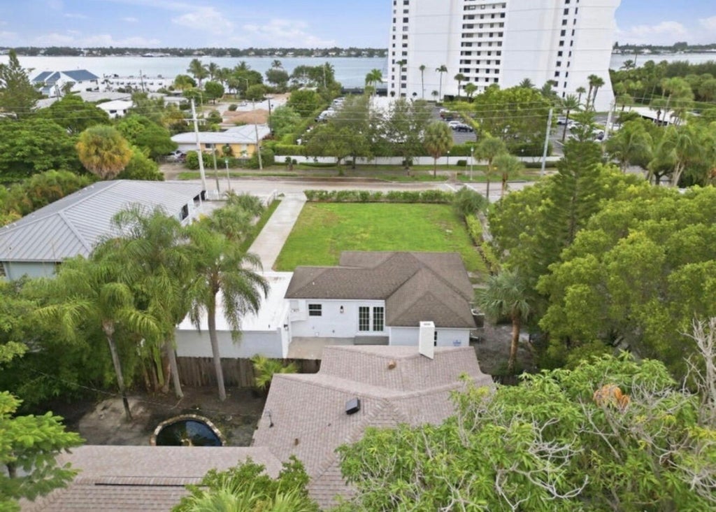 Photo of 5203 N FLAGLER Drive, West Palm Beach, FL 33407 (MLS # B26077870)