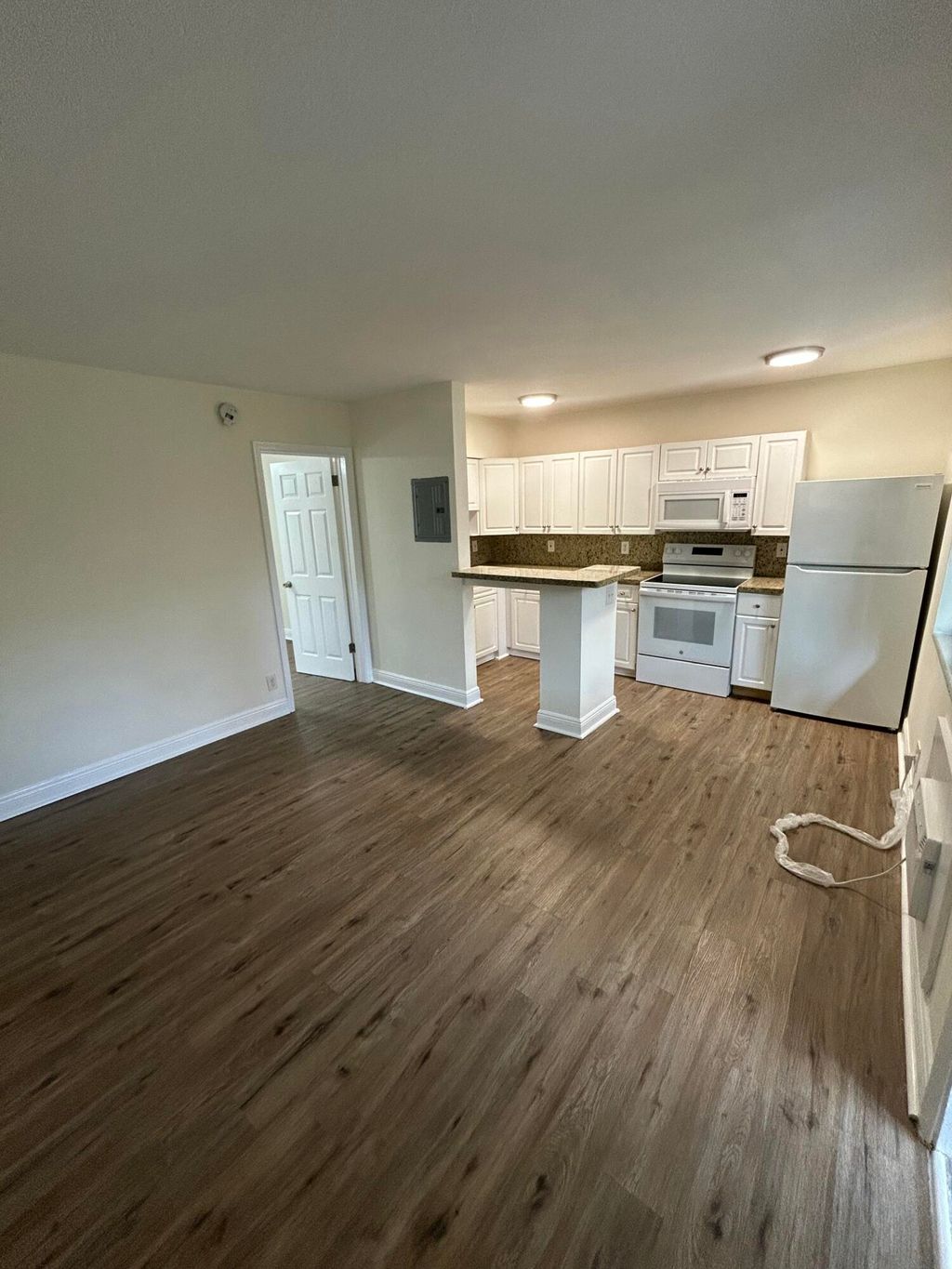 Photo of 921 NE 17th Avenue #4, Fort Lauderdale, FL 33304 (MLS # B26032309)