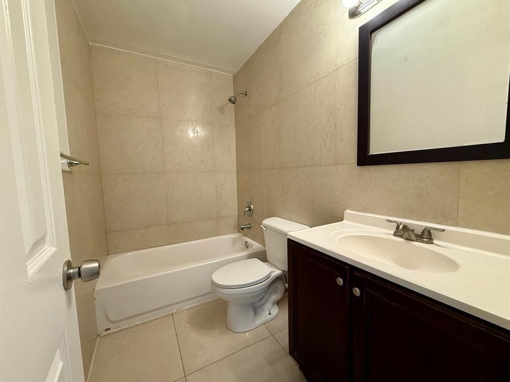 Photo of 601 NE 29th Drive #16, Wilton Manors, FL 33334 (MLS # B26044338)