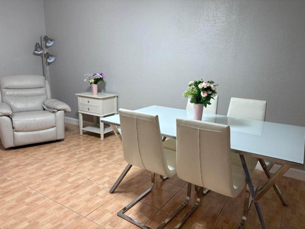 CENTURY VILLAGE / STRATFORD CONDOMINIUM - Residential Lease